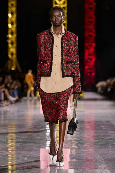 Look 12